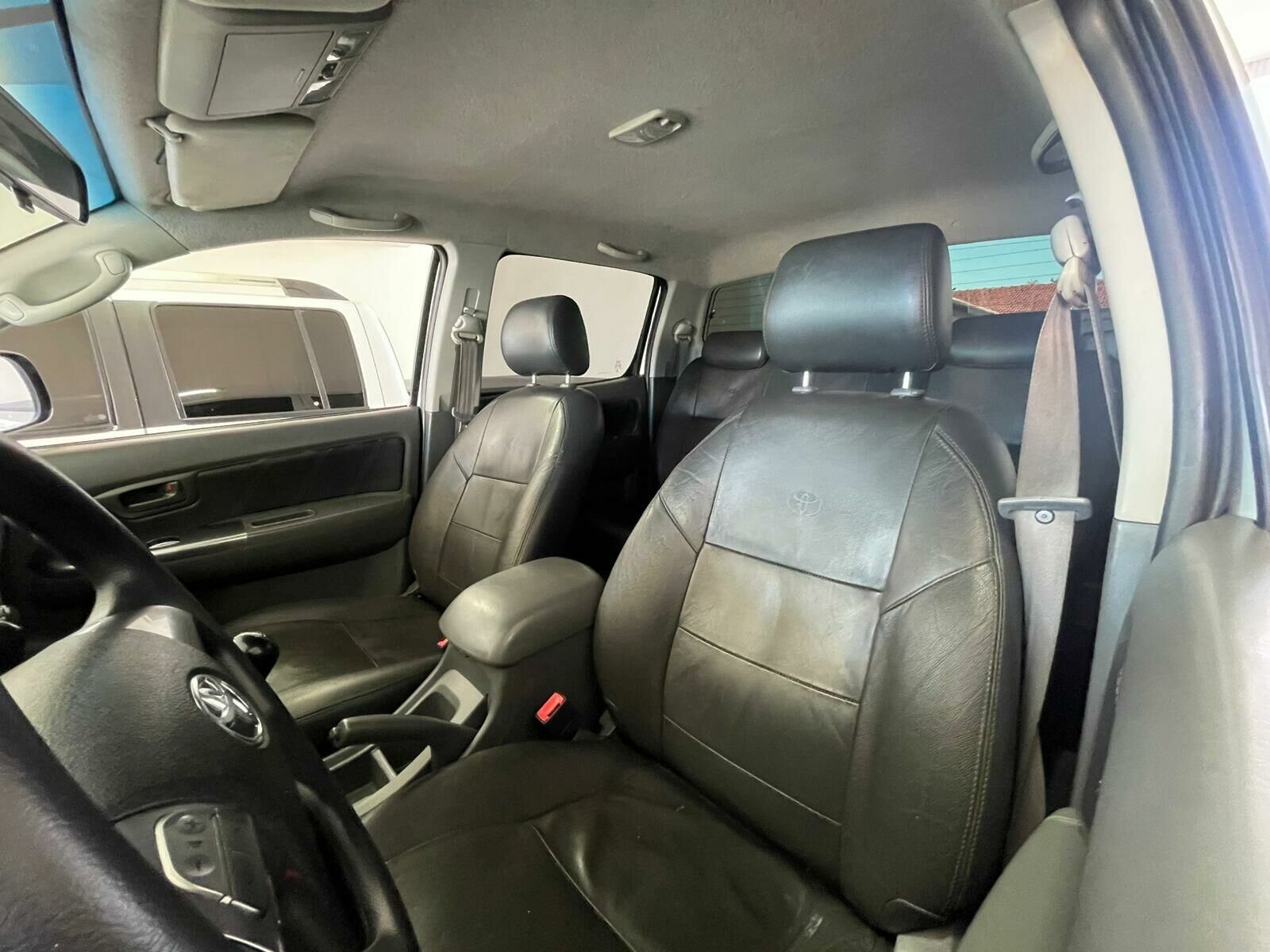 Imagem do veículo  TOYOTA HILUX CD 4X4 STD